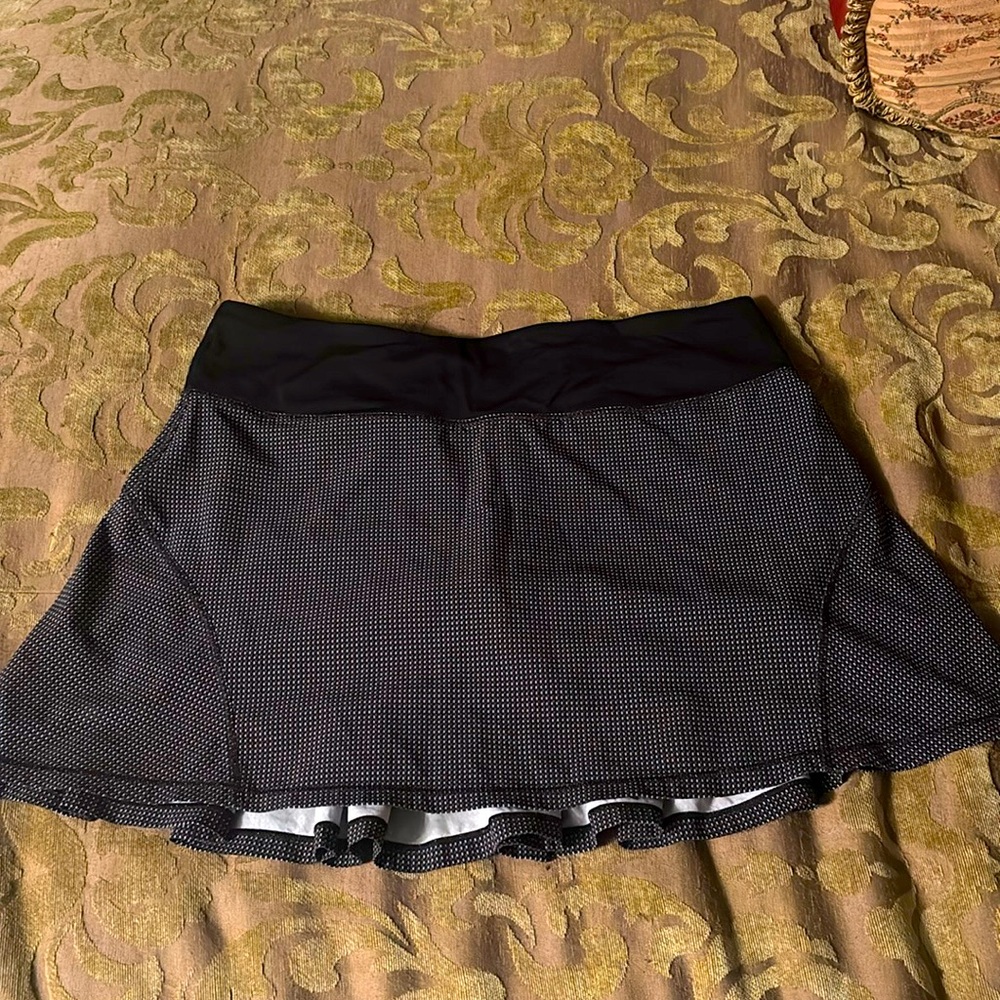 Lululemon Circuit Breaker II skort size 6